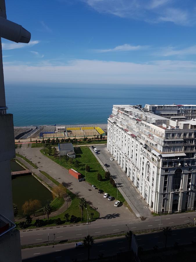Sky-G Sea View Apartment Batoemi Buitenkant foto