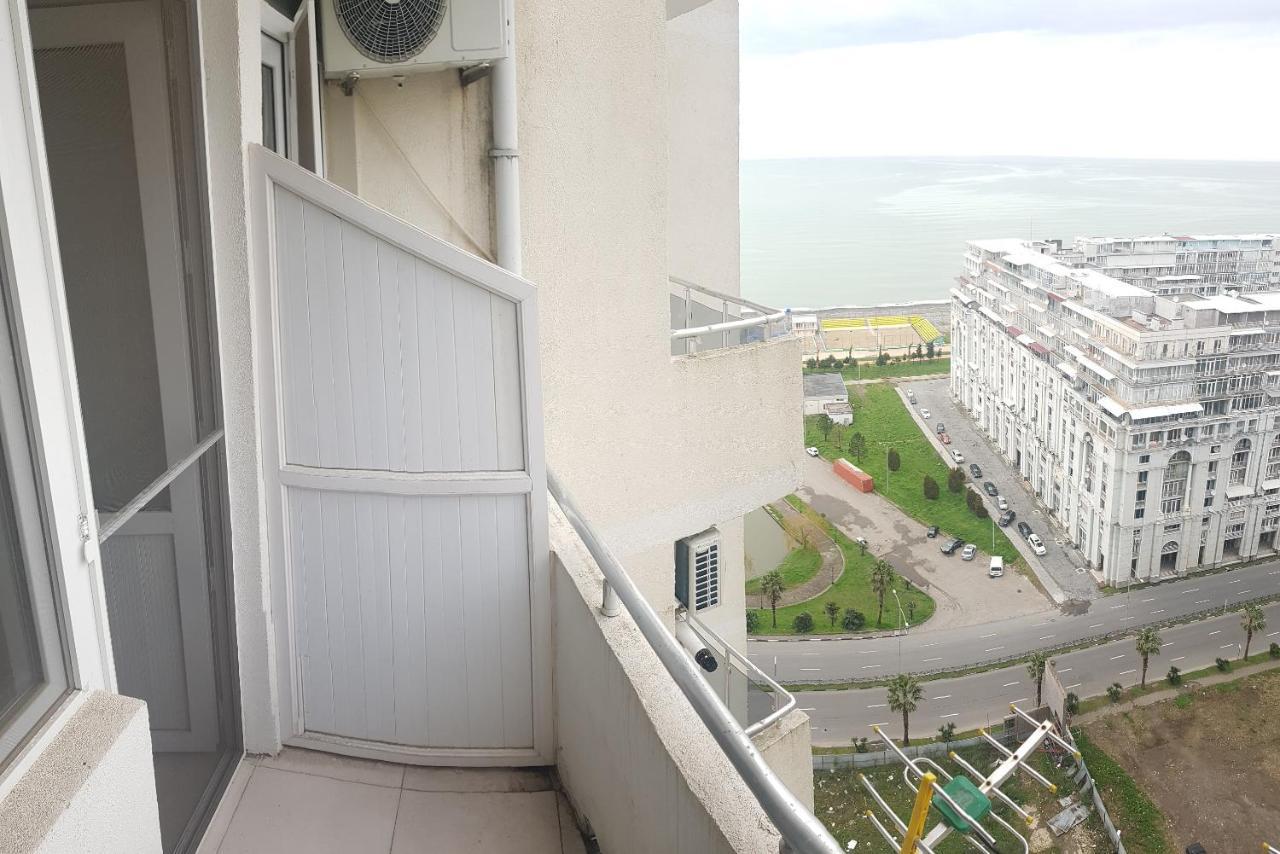 Sky-G Sea View Apartment Batoemi Buitenkant foto